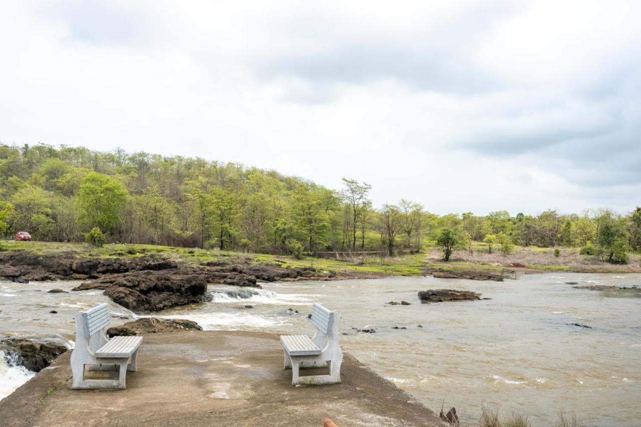 Saffronstays Siesta By The River Murbad Экстерьер фото